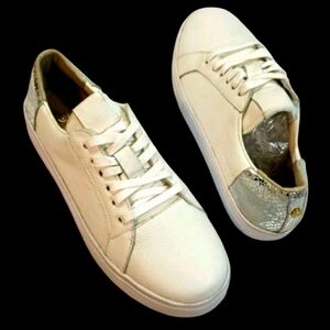 Kaanas~Size 6~White T00038S-Oslo-SVR Sneaker Shoes